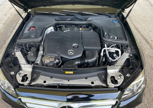 Mercedes-Benz Klasa E cena 139000 przebieg: 189000, rok produkcji 2018 z Oświęcim małe 172